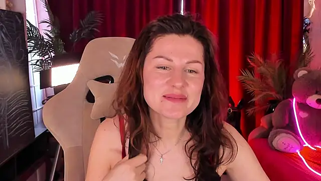 April o Nill online show from April 14, 8:42 am