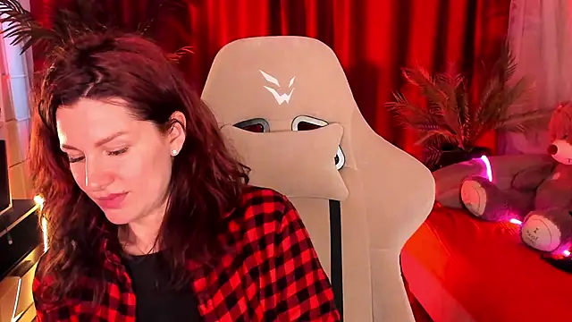 April o Nill online show from April 22, 1:01 pm