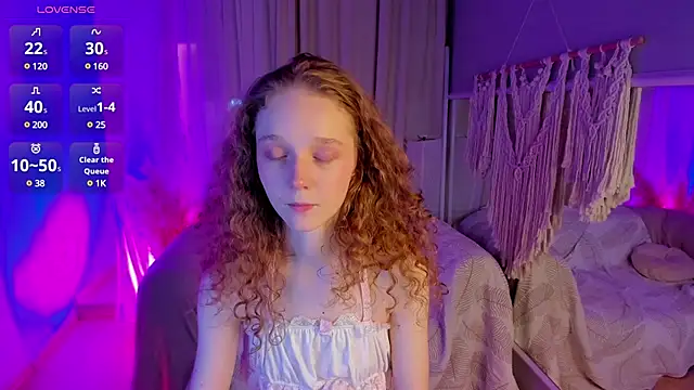 Snapshot of _Rose_Charming_ chatting on December 16, 12:48 am  Rose Charming  online show from December 16, 12:48 am