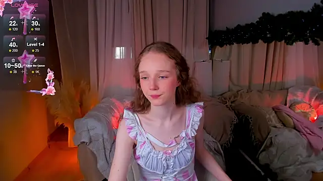 Snapshot of _Rose_Charming_ chatting on December 28, 1:08 am  Rose Charming  online show from December 28, 1:08 am