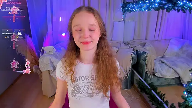 Snapshot of _Rose_Charming_ chatting on December 30, 1:15 am  Rose Charming  online show from December 30, 1:15 am