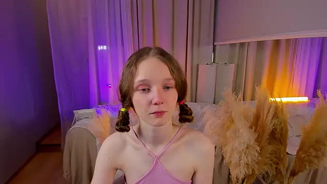 Snapshot of _Rose_Charming_ chatting on January 24, 3:54 am  Rose Charming  online show from January 24, 3:54 am