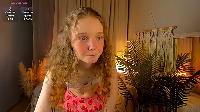 Snapshot of _Rose_Charming_ chatting on January 31, 9:26 pm  Rose Charming  online show from January 31, 9:26 pm