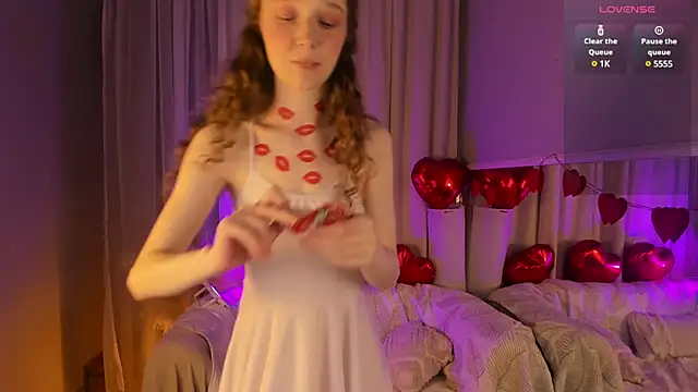 Snapshot of _Rose_Charming_ chatting on February 14, 9:53 pm  Rose Charming  online show from February 14, 9:53 pm