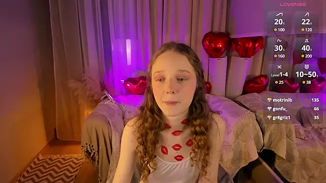 Snapshot of _Rose_Charming_ chatting on February 15, 12:59 am  Rose Charming  online show from February 15, 12:59 am