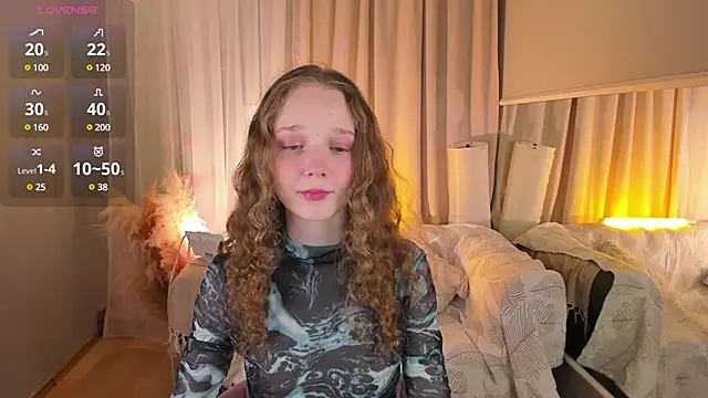 Snapshot of _Rose_Charming_ chatting on February 22, 7:23 am  Rose Charming  online show from February 22, 7:23 am