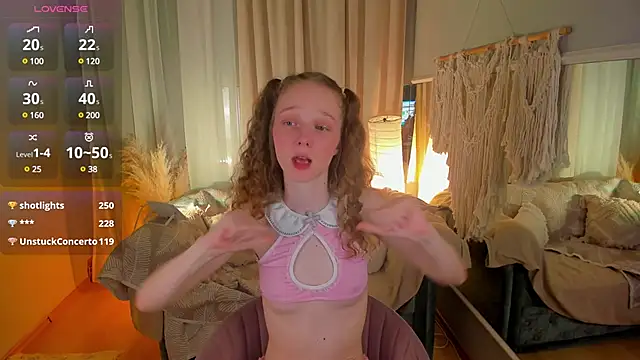 Snapshot of _Rose_Charming_ chatting on February 27, 1:59 am  Rose Charming  online show from February 27, 1:59 am