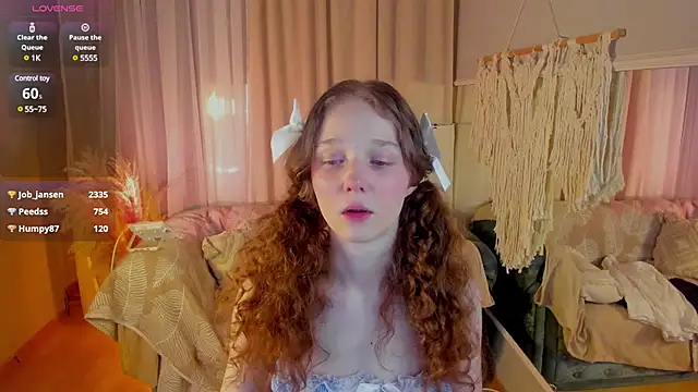 Snapshot of _Rose_Charming_ chatting on March 6, 12:54 am  Rose Charming  online show from March 6, 12:54 am