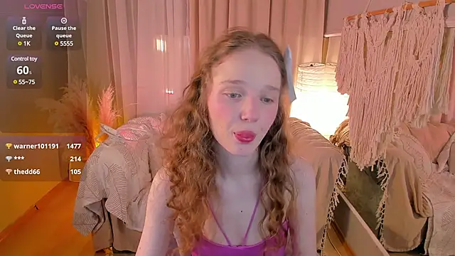 Snapshot of _Rose_Charming_ chatting on March 23, 12:58 am  Rose Charming  online show from March 23, 12:58 am