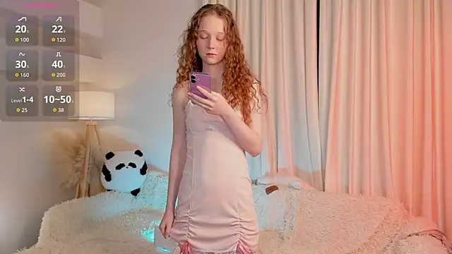 Snapshot of _Rose_Charming_ chatting on October 6, 10:18 pm  Rose Charming  online show from October 6, 10:18 pm