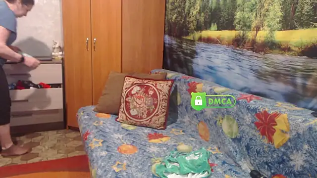 Snapshot of RositaSky chatting on December 8, 9:13 am RositaSky online show from December 8, 9:13 am