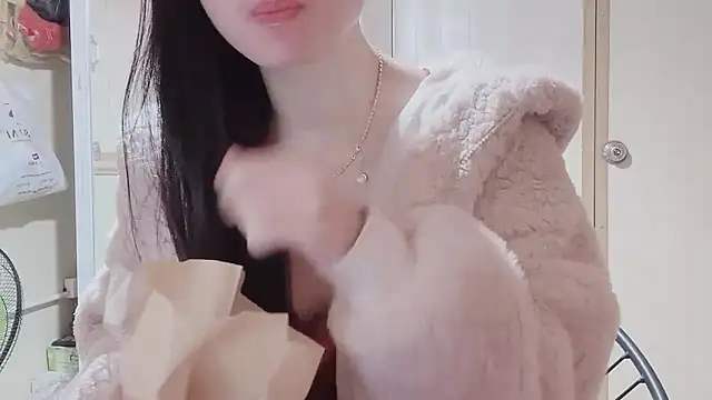 Snapshot of LinhChi_9x chatting on November 20, 2:45 am LinhChi 9x online show from November 20, 2:45 am