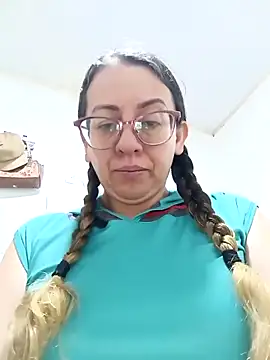 Snapshot of miss_hanna07 chatting on April 26, 9:34 pm miss hanna07 online show from April 26, 9:34 pm