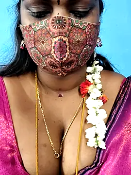 Snapshot of mayaa2u chatting on June 25, 3:28 am mayaa2u online show from June 25, 3:28 am