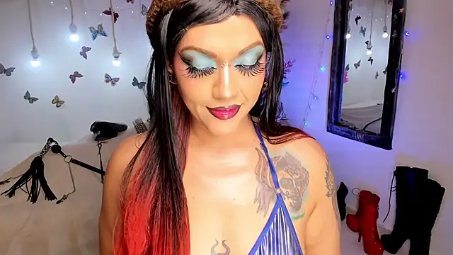 Snapshot of angelina_james_ chatting on July 24, 9:46 pm angelina james online show from July 24, 9:46 pm