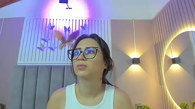 Snapshot of diosa_cristal chatting on February 1, 3:19 am diosa cristal online show from February 1, 3:19 am