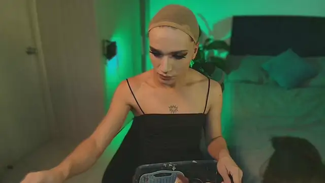 pansuggarofficial online show from October 5, 7:01 pm