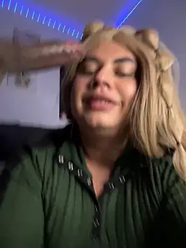 Snapshot of Tom_Silver__ chatting on September 23, 7:33 am Tom Silver online show from September 23, 7:33 am