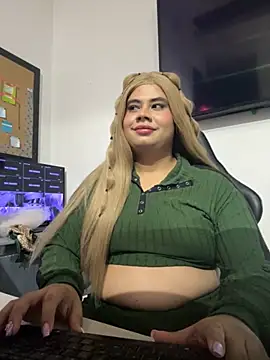 Snapshot of Tom_Silver__ chatting on October 7, 6:10 am Tom Silver online show from October 7, 6:10 am