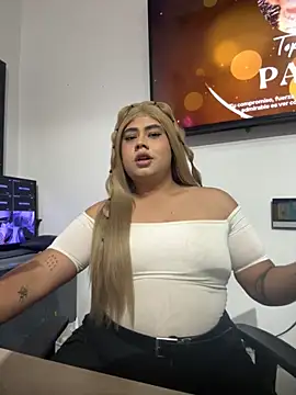 Snapshot of Tom_Silver__ chatting on October 9, 9:29 am Tom Silver online show from October 9, 9:29 am