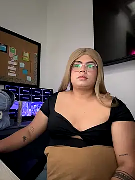 Snapshot of Tom_Silver__ chatting on November 12, 10:09 pm Tom Silver online show from November 12, 10:09 pm