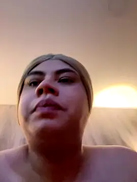 Snapshot of Tom_Silver__ chatting on November 23, 6:24 am Tom Silver online show from November 23, 6:24 am