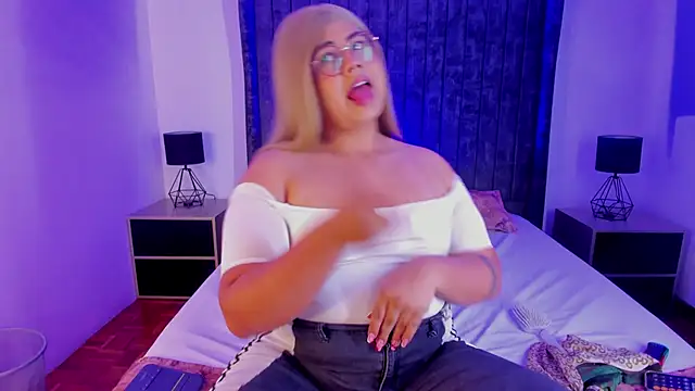 Snapshot of Tom_Silver__ chatting on December 1, 7:52 pm Tom Silver online show from December 1, 7:52 pm