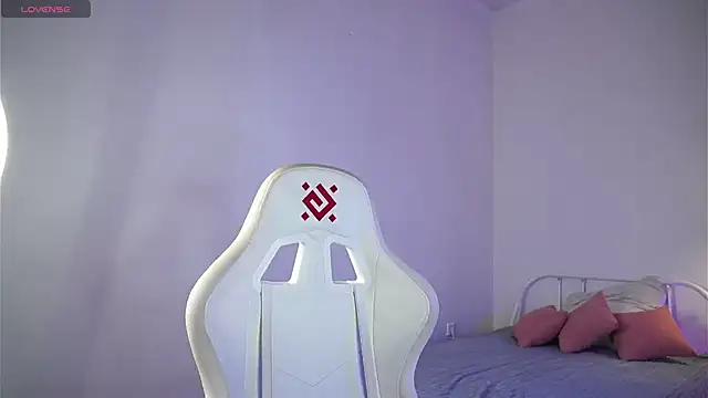 dustyn fox online show from March 19, 6:12 pm