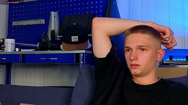 dustyn fox online show from October 10, 4:39 pm