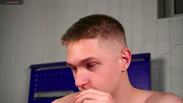 dustyn fox online show from December 15, 3:05 pm