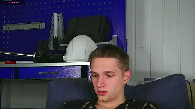 dustyn fox online show from February 11, 3:50 pm