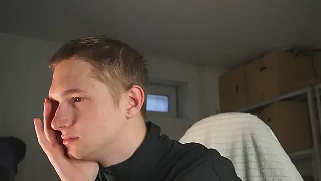 dustyn fox online show from April 25, 3:42 am