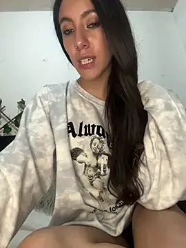 Snapshot of FrancellyHot chatting on December 12, 6:36 am FrancellyHot online show from December 12, 6:36 am