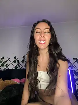 Snapshot of FrancellyHot chatting on January 7, 2:31 am FrancellyHot online show from January 7, 2:31 am