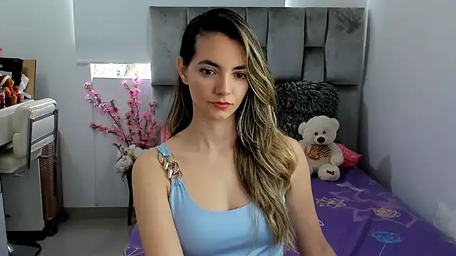 Snapshot of baby-miah chatting on December 7, 6:48 pm baby-miah online show from December 7, 6:48 pm