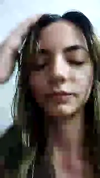 Snapshot of baby-miah chatting on January 2, 8:17 am baby-miah online show from January 2, 8:17 am