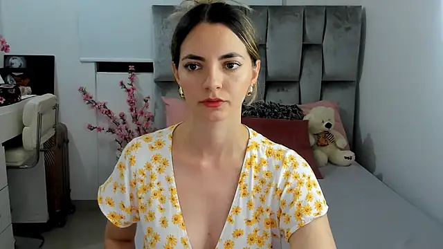 Snapshot of baby-miah chatting on January 15, 4:04 am baby-miah online show from January 15, 4:04 am