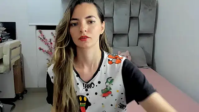 Snapshot of baby-miah chatting on February 9, 5:19 am baby-miah online show from February 9, 5:19 am