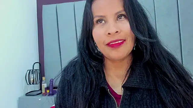 Anthonelaa   online show from March 3, 5:50 pm