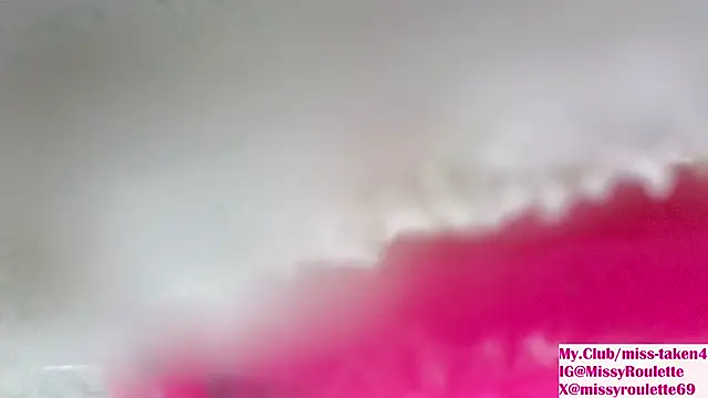 Snapshot of MissyRoulette chatting on December 6, 3:19 am MissyRoulette online show from December 6, 3:19 am