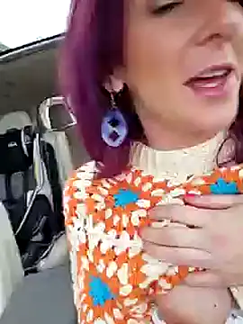 Snapshot of MissyRoulette chatting on January 28, 5:24 pm MissyRoulette online show from January 28, 5:24 pm