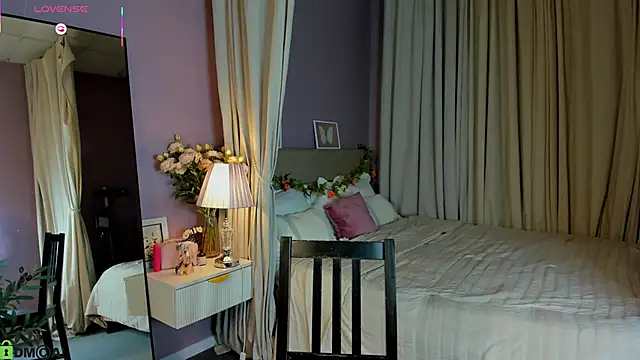 Dearly Emily online show from April 10, 5:28 pm