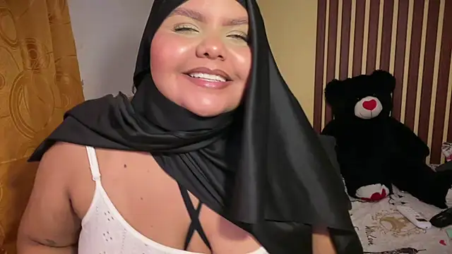  Shara Handal  online show from April 10, 9:14 am