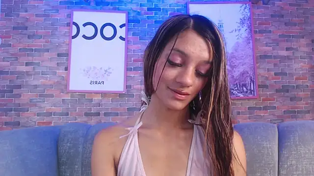 Snapshot of Laurita_b chatting on January 26, 1:52 am Laurita b online show from January 26, 1:52 am