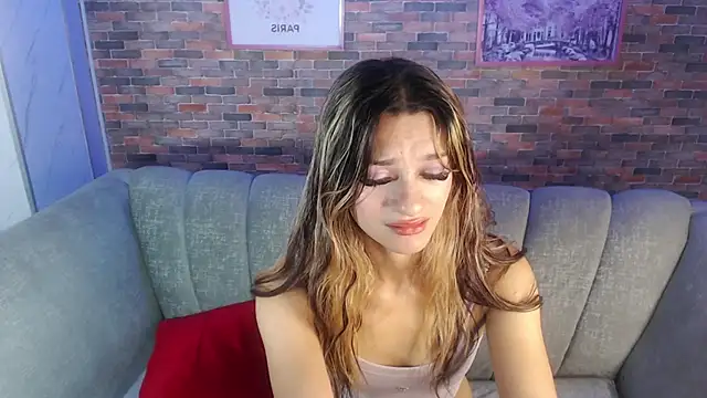 Snapshot of Laurita_b chatting on February 8, 11:45 pm Laurita b online show from February 8, 11:45 pm