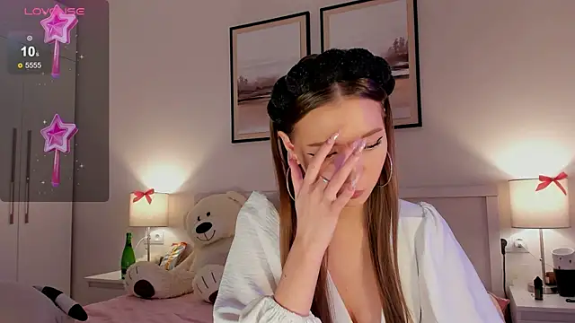 Snapshot of diana_nier chatting on November 28, 6:10 pm diana nier online show from November 28, 6:10 pm