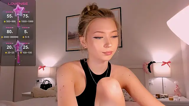 Snapshot of diana_nier chatting on June 19, 7:50 pm diana nier online show from June 19, 7:50 pm