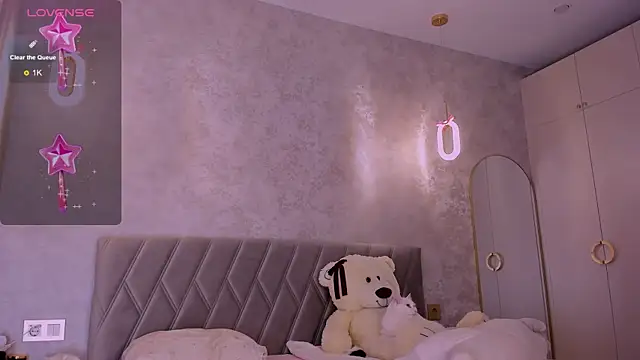Snapshot of diana_nier chatting on July 19, 7:28 pm diana nier online show from July 19, 7:28 pm
