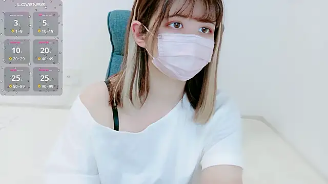 Snapshot of MoMoka_jp chatting on April 1, 12:17 pm MoMoka jp online show from April 1, 12:17 pm