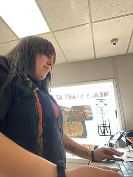 Snapshot of ThicBunz chatting on February 26, 3:30 pm ThicBunz online show from February 26, 3:30 pm